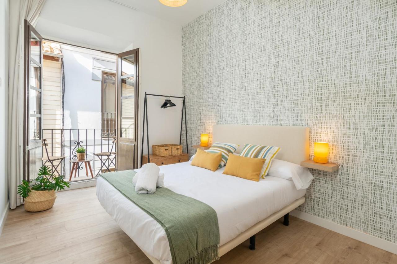 Apartamentos Luna Suites Palacio Dorita Granada Luaran gambar