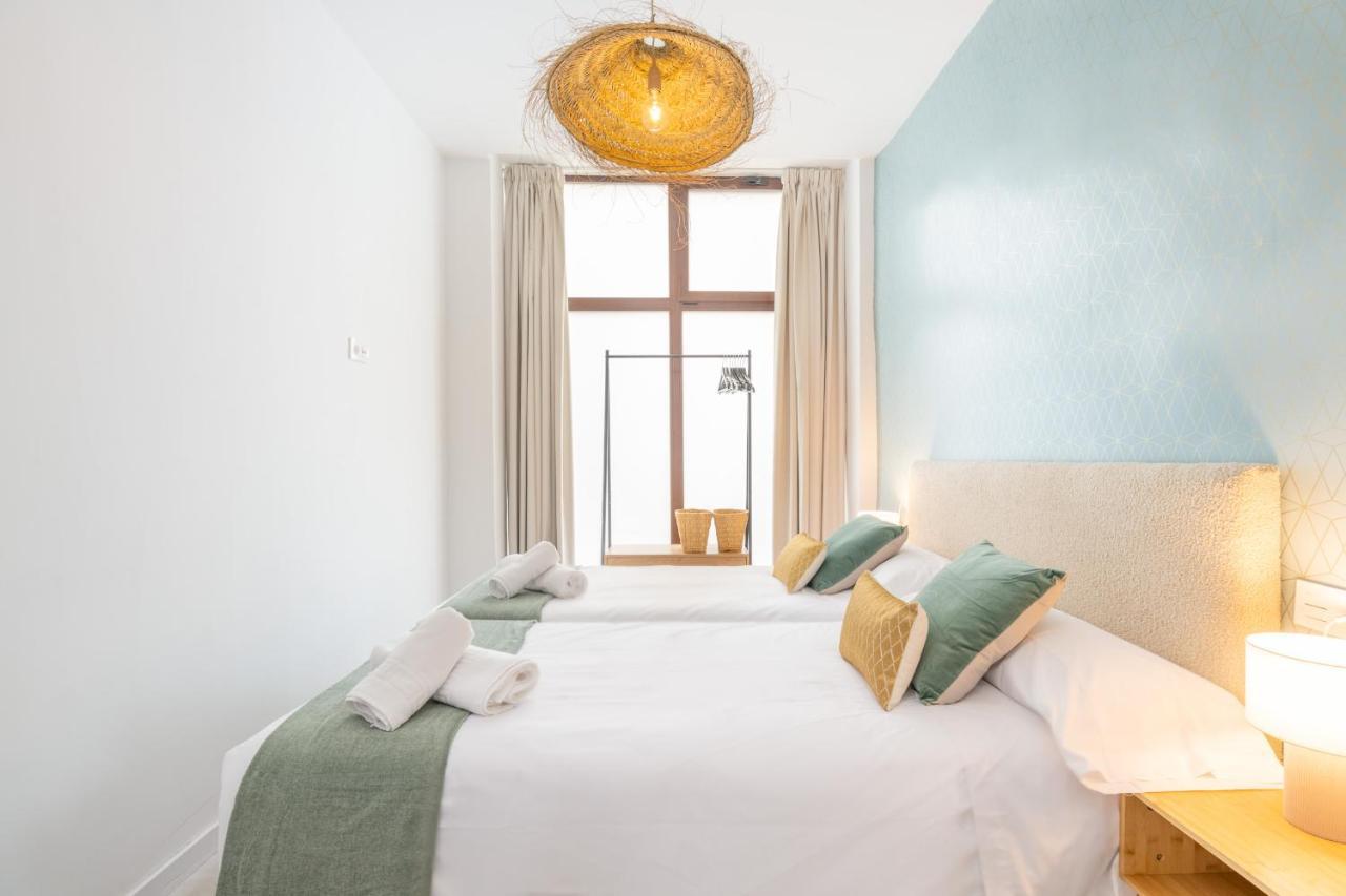 Apartamentos Luna Suites Palacio Dorita Granada Luaran gambar