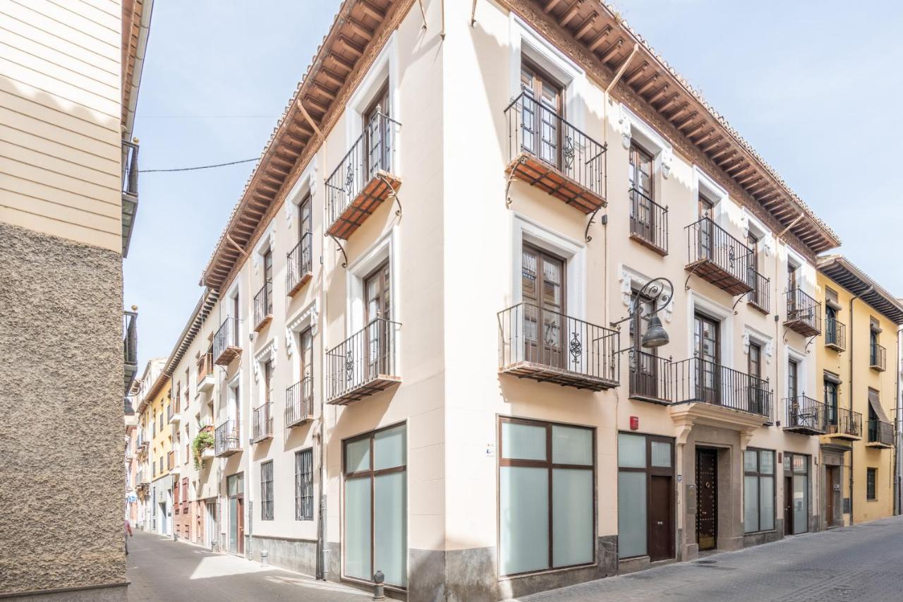 Apartamentos Luna Suites Palacio Dorita Granada Luaran gambar