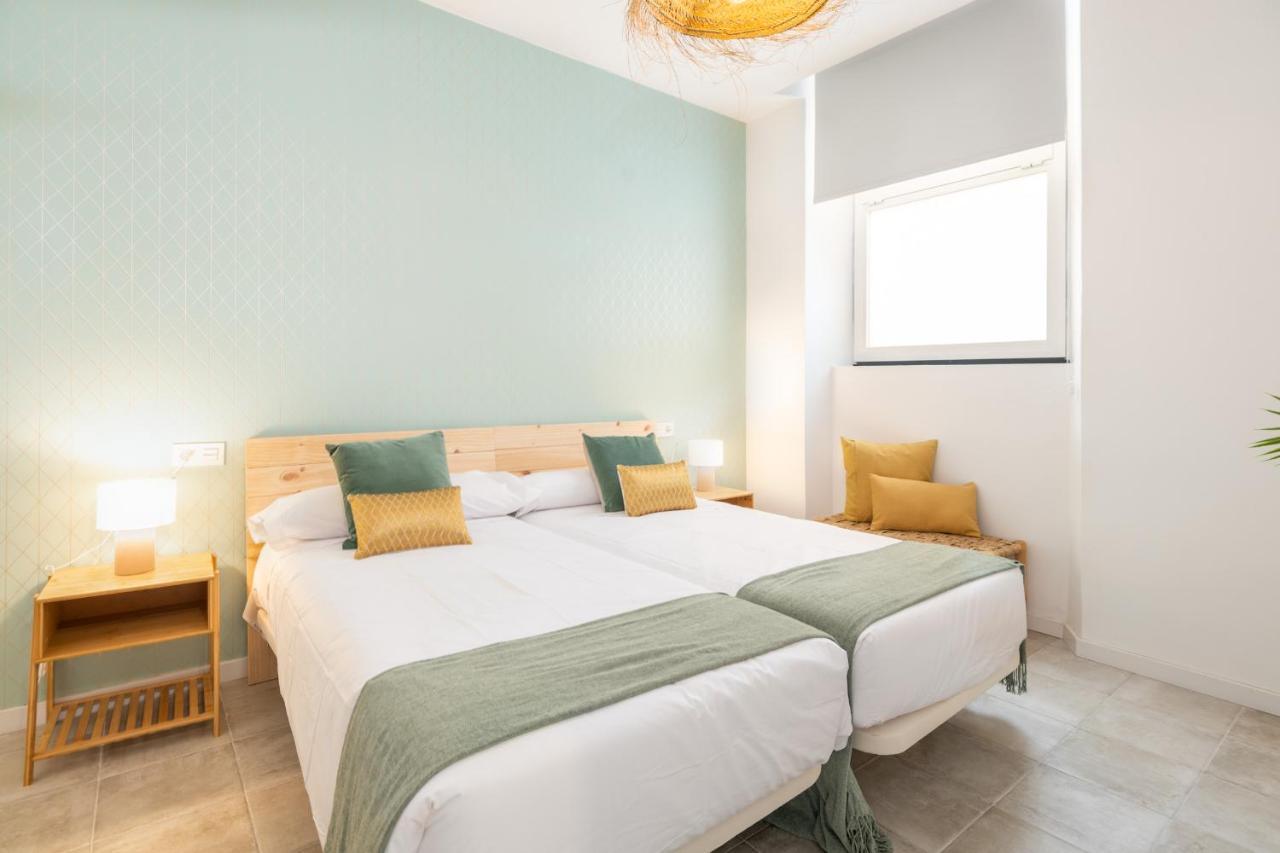 Apartamentos Luna Suites Palacio Dorita Granada Luaran gambar