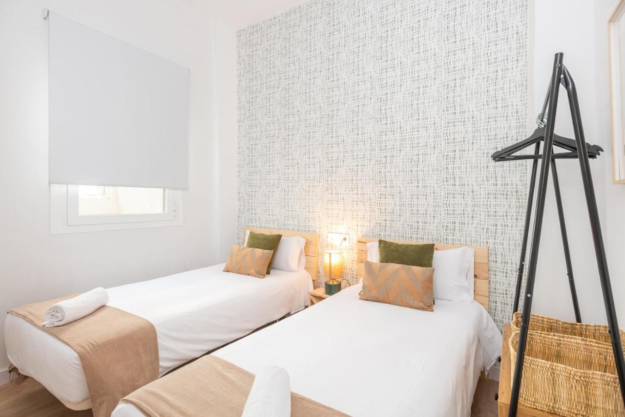 Apartamentos Luna Suites Palacio Dorita Granada Luaran gambar