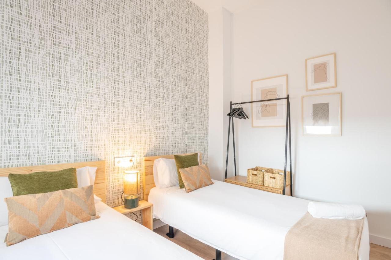 Apartamentos Luna Suites Palacio Dorita Granada Luaran gambar