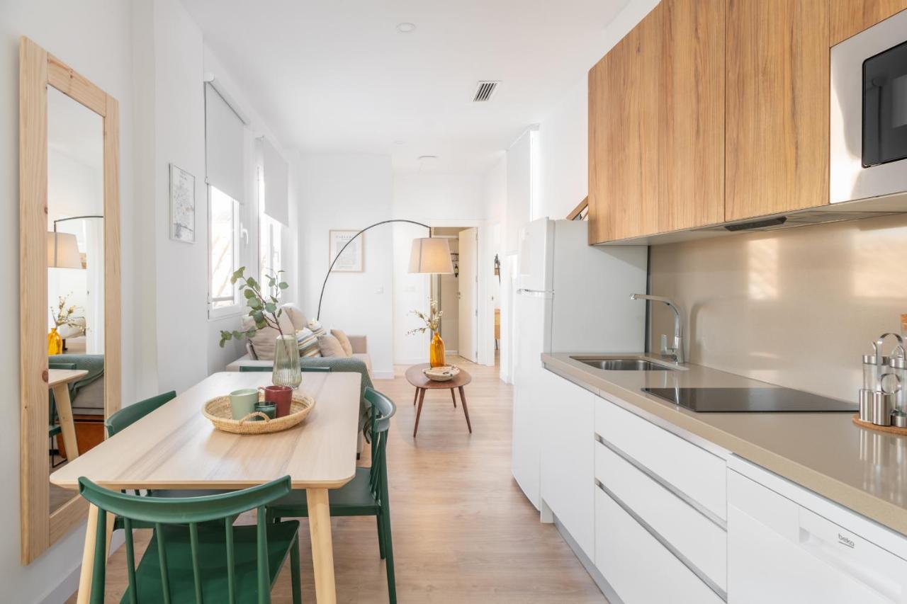 Apartamentos Luna Suites Palacio Dorita Granada Luaran gambar