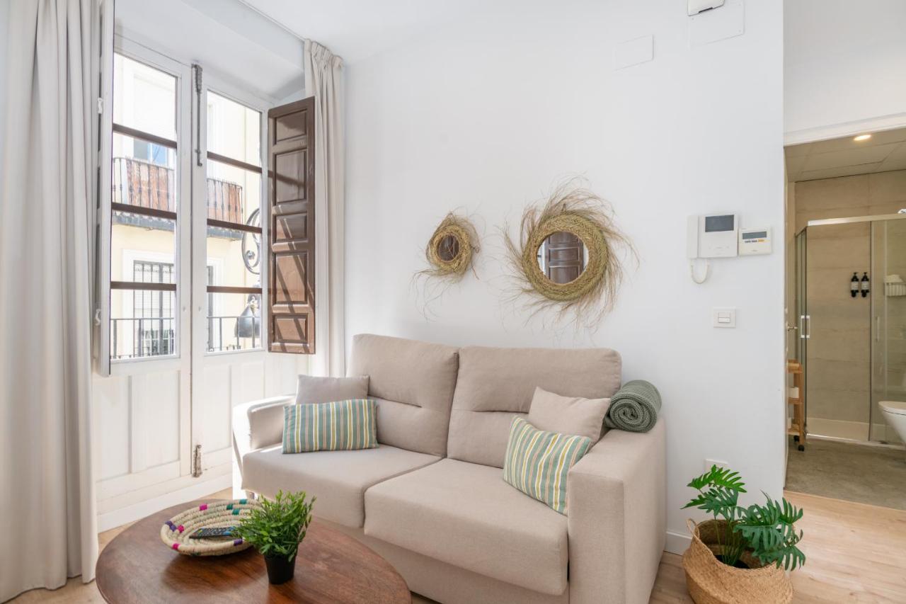 Apartamentos Luna Suites Palacio Dorita Granada Luaran gambar