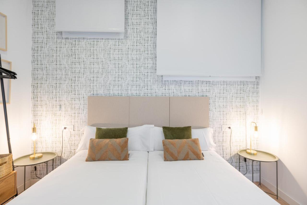 Apartamentos Luna Suites Palacio Dorita Granada Luaran gambar