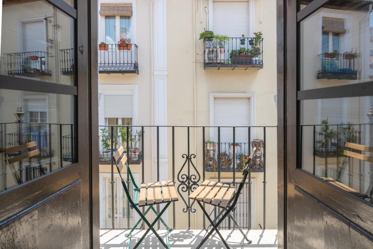 Apartamentos Luna Suites Palacio Dorita Granada Luaran gambar